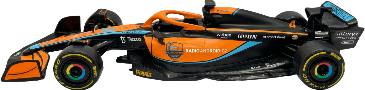 Závodní formule v barvách RadioAndroid.cz — symbol rychlé a precizní montáže